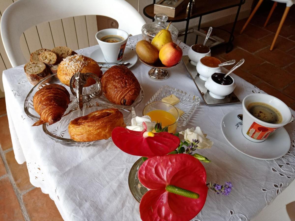 Le Mas Des Flaneraies Bed & Breakfast Althen-des-Paluds Dış mekan fotoğraf